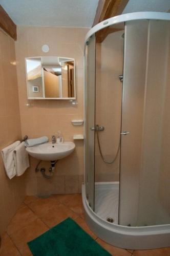 Apartment in Lovran with sea view, terrace, air conditioning, WiFi (3698-1)
