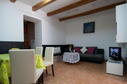 Apartment in Lovran with sea view, terrace, air conditioning, WiFi (3698-2)