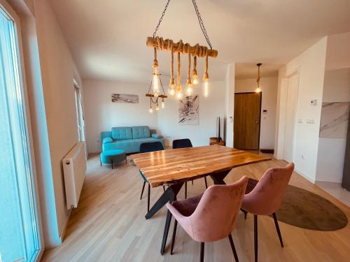 Apartment 7