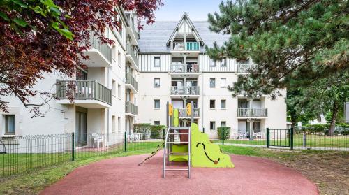 Budova, kde se aparthotel nachází