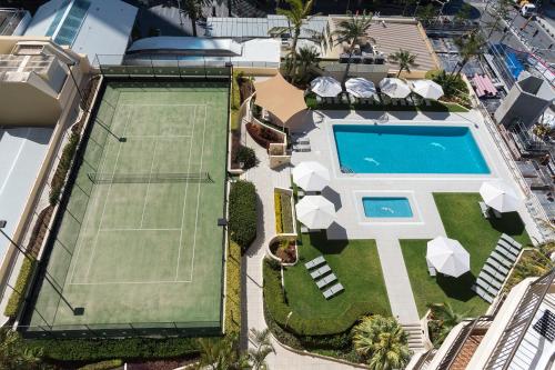 Πισίνα στο ή κοντά στο Allunga Stunning Beach Side Apartment