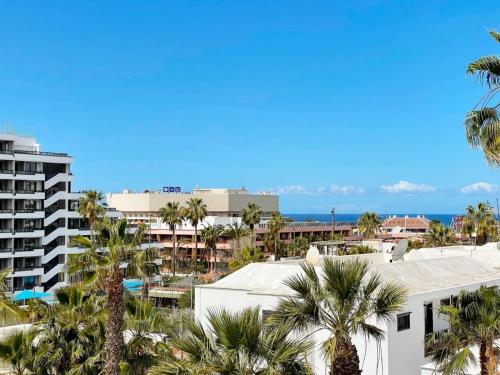 Las Américas Holidays