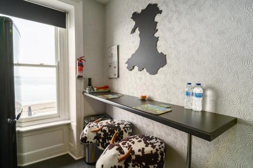 Gallery image of Starling View BOUTIQUE Stunning Seafront view Apartment in Aberystwyth