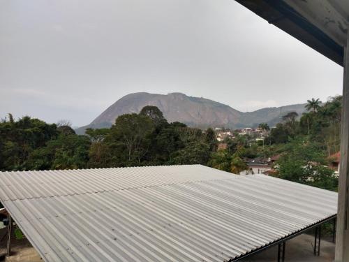 Pemandangan gunung umum atau pemandangan gunung yang diambil dari inn ini