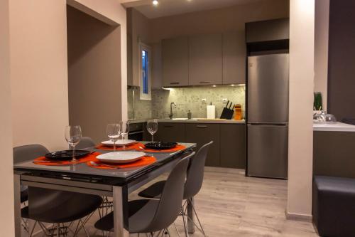 Luxury apartment 10’ from the center!
