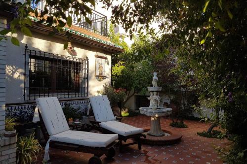 Casa en GRANADA con hermoso jardín, parking calle