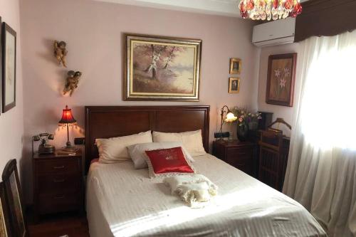 Casa en GRANADA con hermoso jardín, parking calle