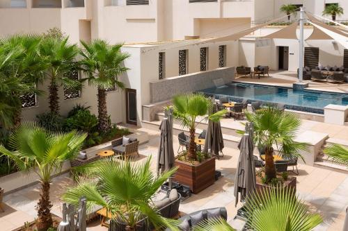 Piscine de l'établissement Novotel Tunis Lac ou située à proximité