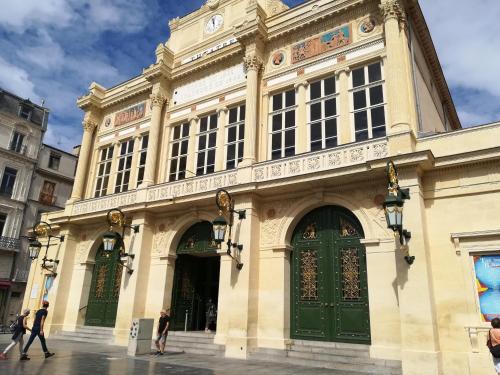 Béziers T2 avec balcon à15 Km de la mer