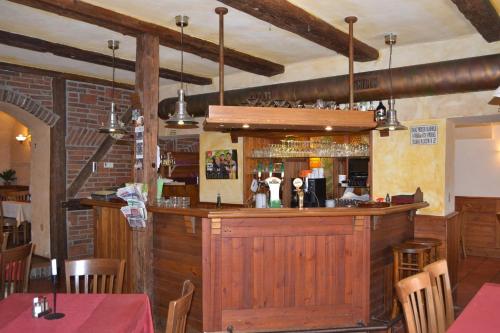 Lounge nebo bar v ubytování Penzion Tučňák
