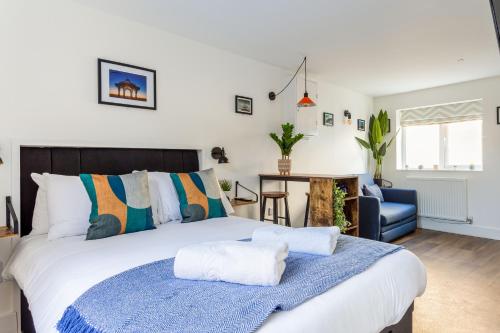 Postel nebo postele na pokoji v ubytování Brighton Laines Apartments - Central Laines Location