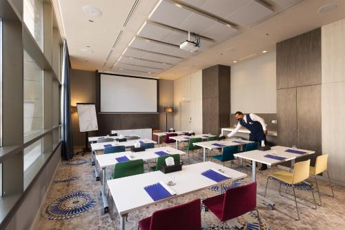 Espace de conférence ou salle de réunion dans l'établissement Novotel Tunis Lac