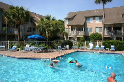 Πισίνα στο ή κοντά στο NEAR OCEAN VILLAS - Hilton Head's Best and Most Affordable Deluxe Villas Close to Beach