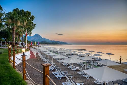 Sealife Kemer Resort Hotel - Ultra All Inclusive — Beach