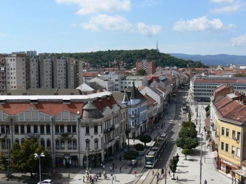 Nespecifikovaný výhled na destinaci Miškovec nebo výhled na město při pohledu z apartmánu