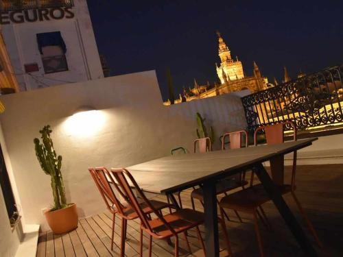 Penthouse with Large Private Terrace with Views Cathedral