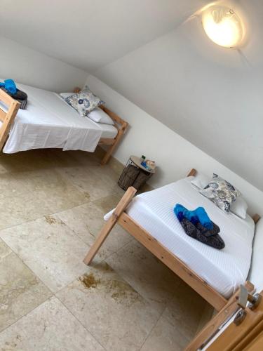 Habitación con 2 literas en un ático en Trogir, Villa Salena, Residenz Ciovo Pearl, Slatine, Island Ciovo, Split, en Slatine