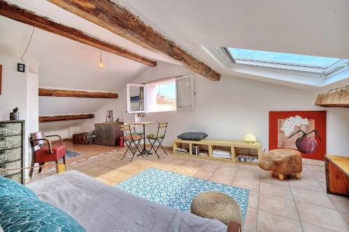 Upstays - cosy - Forville market - sea view