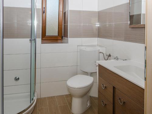 Kupaonica u objektu Sanja Apartments Rivarela