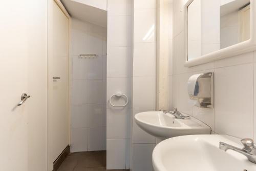 Ванна кімната в Bedcelona Hostel
