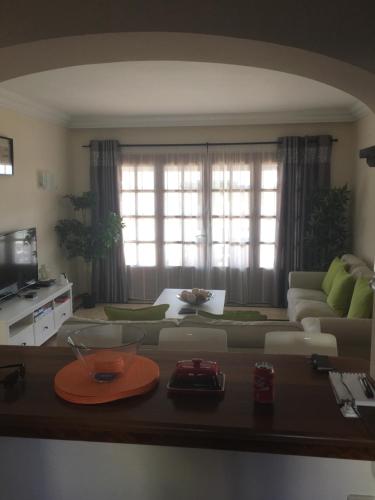 luxury 3bed Villa with heated private pool, full Sky and free WIFI