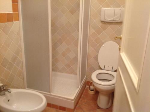 Phòng tắm tại Casa nella campagna di San Gimignano