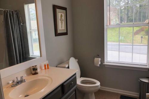 Comfy meets Peaceful & Spacious – Photos 4