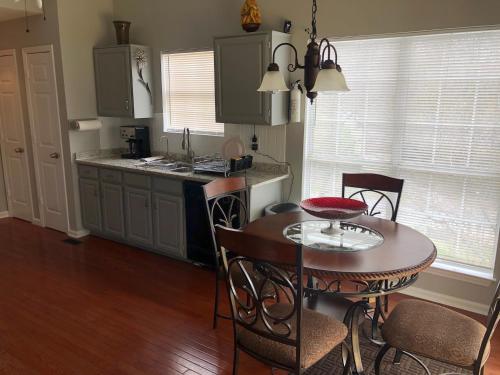 Comfy meets Peaceful & Spacious – Photos 2