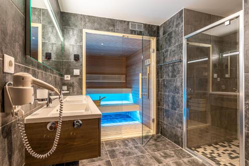 Phòng tắm tại FranceComfort - AlpChalets Portes du Soleil