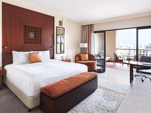 Fairmont The Palm Image