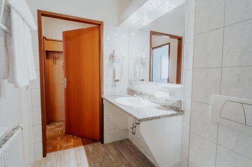 Koupelna v ubytování Hotel am Kapuzinerplatz