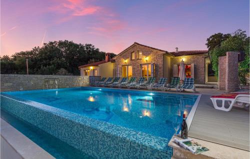 Gorgeous Home In Medulin With Kitchen