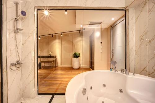 Salle de bains dans l'établissement Concept Nisantasi Hotels & Spa
