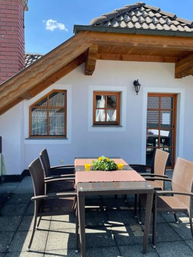 Das Gebäude in dem sich die Ferienwohnung befindet