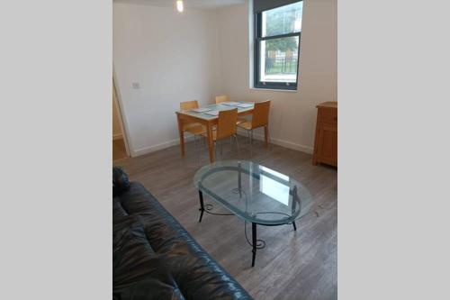 Gallery image of Spacious one bedroom family apartment -non smoker in Wakefield