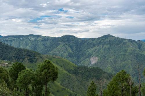auliculiculiculiculiculiculiculiculiculiculiculiculiculiculic at StayVista at Sunshine Estate Serene 2BR Pet Friendly Villa in Chail with view in Chail