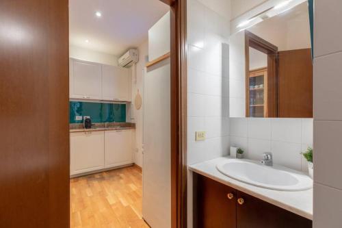 iFlat Spanish Steps Blue Apartment