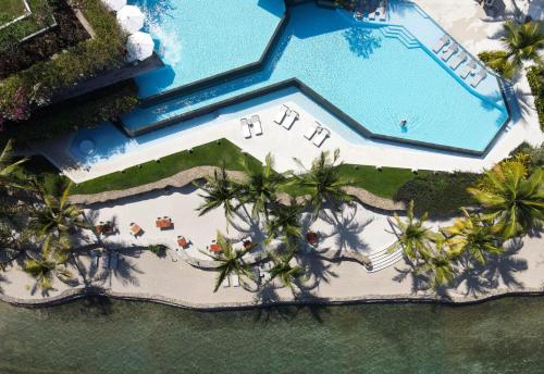 AYANA Komodo Waecicu Beach — Property building