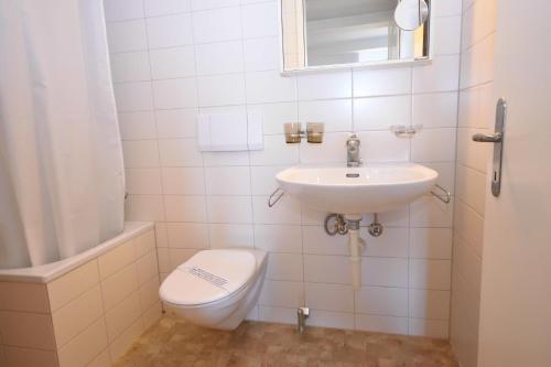 Ένα μπάνιο στο Beautiful studio in the old town - Symbol 2 4ST R