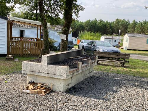 サン・ポール・レ・ダックスにあるMobile Home Zen pour 4 à 6 pers camping 4* Saint Paul Les Daxのギャラリーの写真