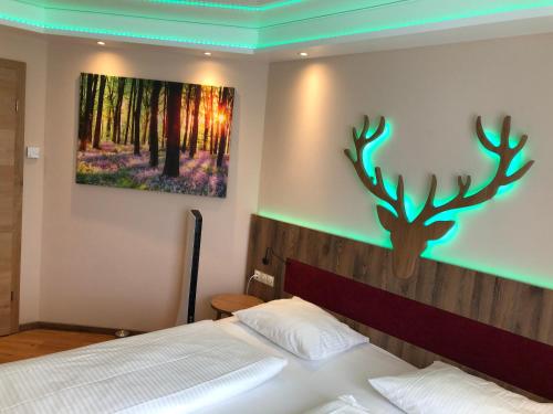 Postel nebo postele na pokoji v ubytování Hotel Sperling mit E-Ladestation