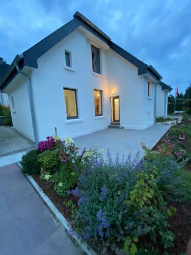 Un jardín fuera de Ferienwohnung Zollhaus