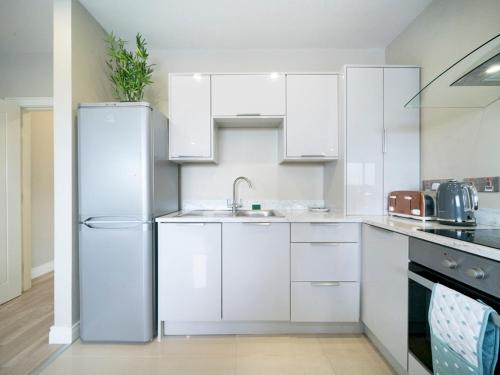 Pass the Keys Luxury 1 BR Next to City Centre with Stunning Views