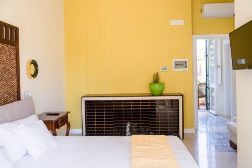 RomAntica Suite with balcony near San Giovanni