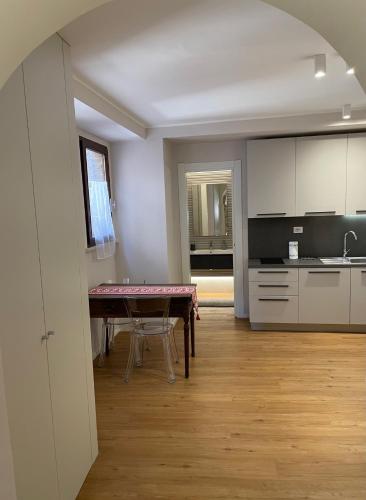 Dapur atau dapur kecil di Assisi AD Apartments - Fratello Sole Luxury Loft