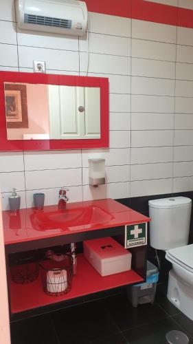 Un baño de CTR Guest House