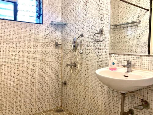Koupelna v ubytování 2 Bedoom Apartment with Pool in BAGA Holiday Home CASA STAY