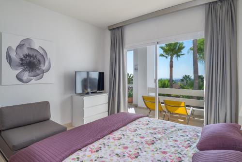Postel nebo postele na pokoji v ubytování Seaview Flat Benahavis-marbella