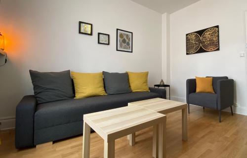 Photo de la galerie de l'établissement Vichy Gare - Parking - Cosy - Jardin - labellisé Clévacances 3 étoiles, à Vichy