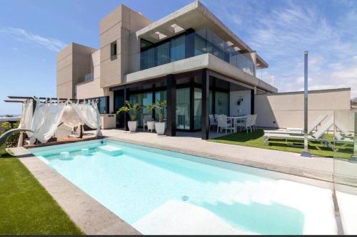 VILLA KENAI -Agradable Villa con Piscina privada y gimnasio